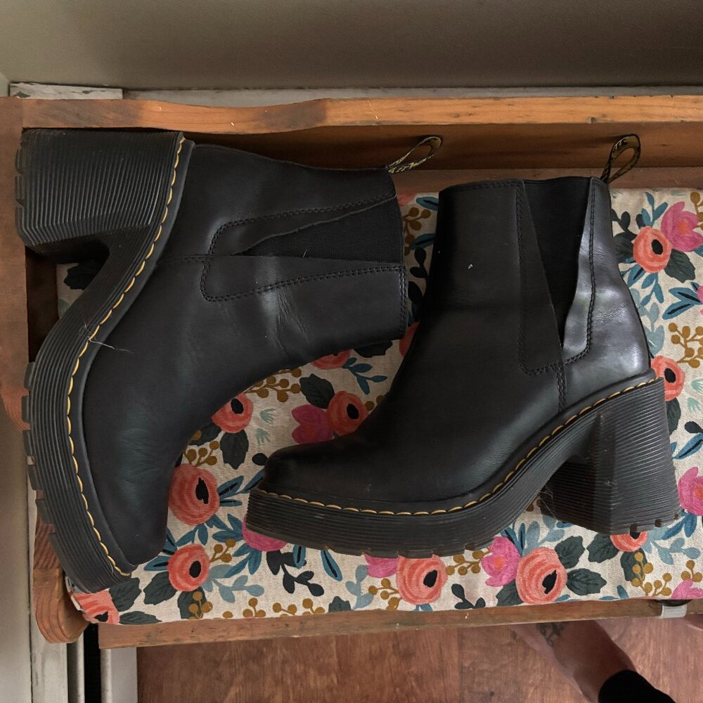 Dr. Martens Spence Boots | Barely Worn | Perfect Fall Boot